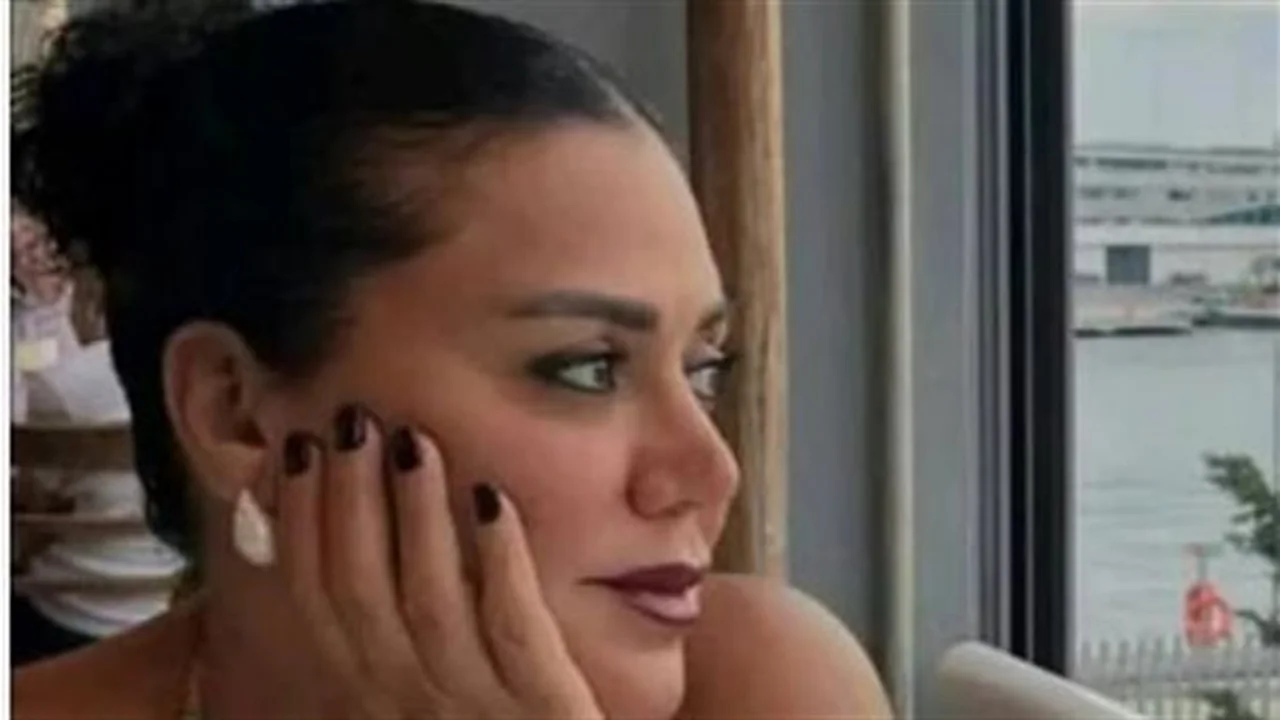 رد فعل عفوي.. رانيا يوسف تثير التفاعل بأحدث إطلالة على مواقع التواصل